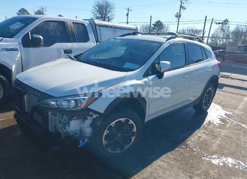 Photo 2 of 2022 Subaru Crosstrek PREMIUM (VIN JF2GTACC5NG274392)