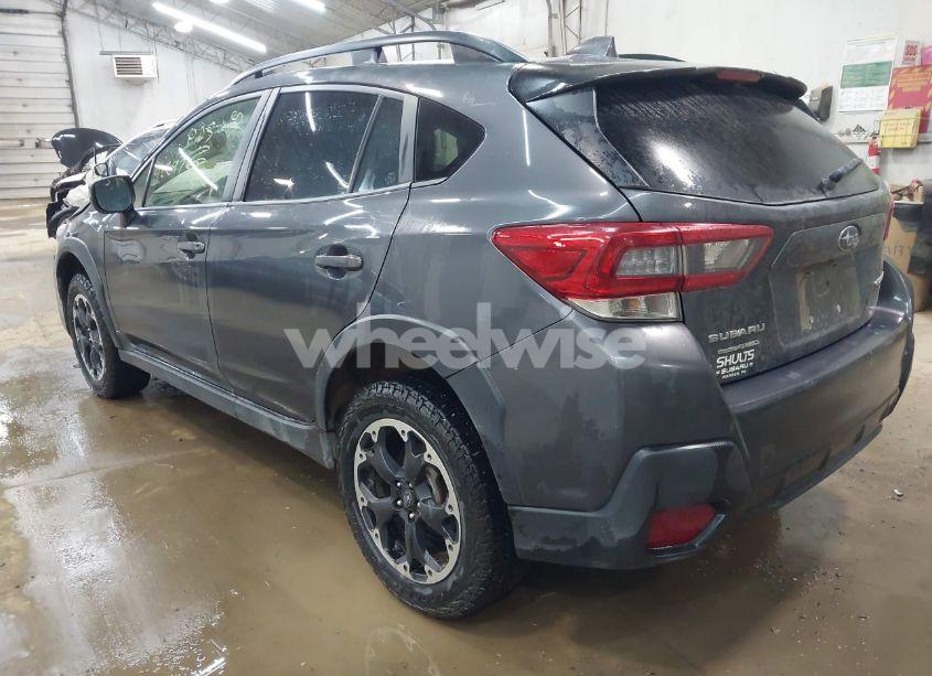 Photo 3 of 2022 Subaru Crosstrek PREMIUM (VIN JF2GTACC8NG284270)