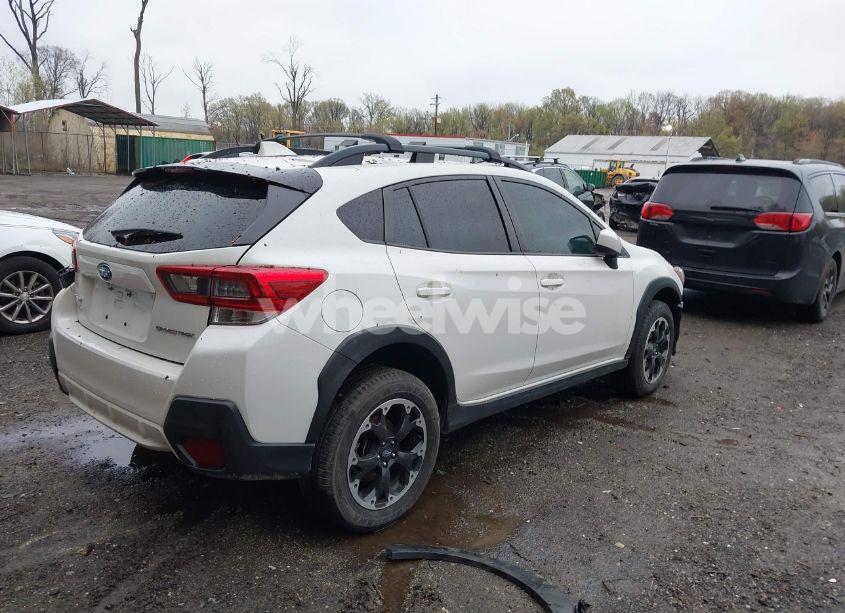 Photo 4 of 2022 Subaru Crosstrek PREMIUM (VIN JF2GTAEC0NH216620)