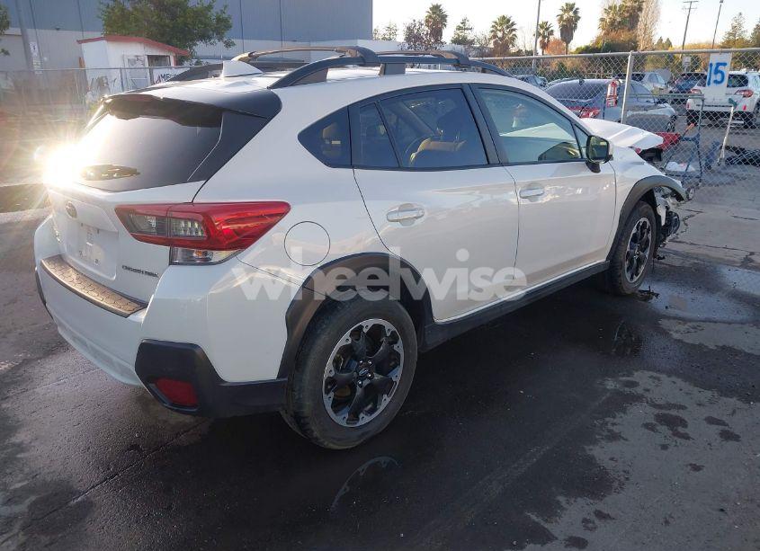 Photo 4 of 2022 Subaru Crosstrek PREMIUM (VIN JF2GTAEC0NH221817)