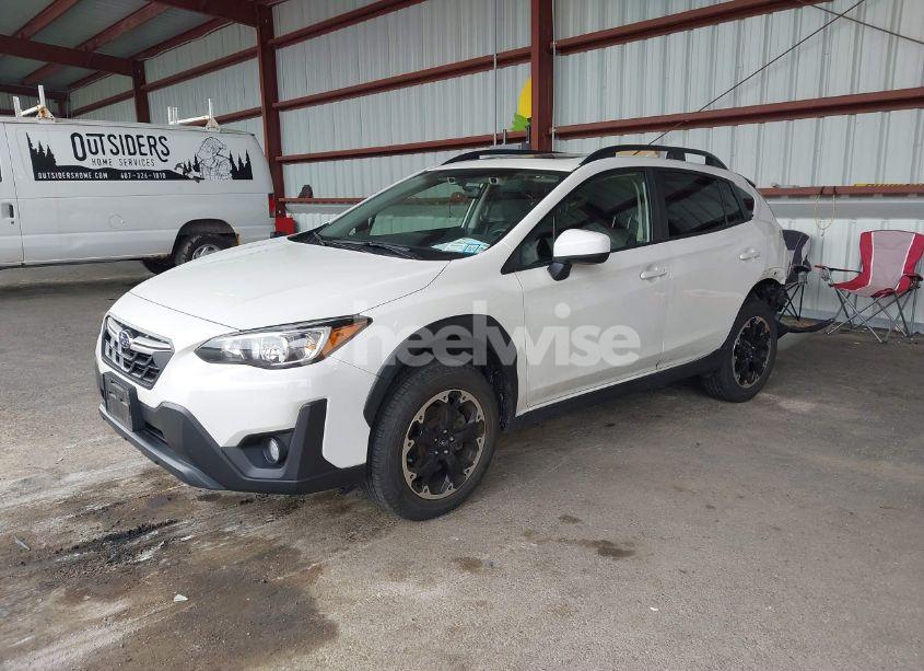 Photo 2 of 2022 Subaru Crosstrek PREMIUM (VIN JF2GTAEC1NH274848)