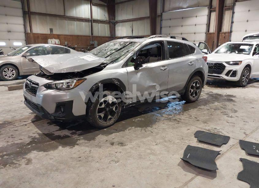 Photo 2 of 2020 Subaru Crosstrek PREMIUM (VIN JF2GTAEC6L8208406)