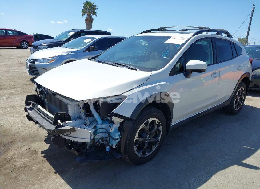 Photo 2 of 2022 Subaru Crosstrek PREMIUM (VIN JF2GTAEC6N8220560)