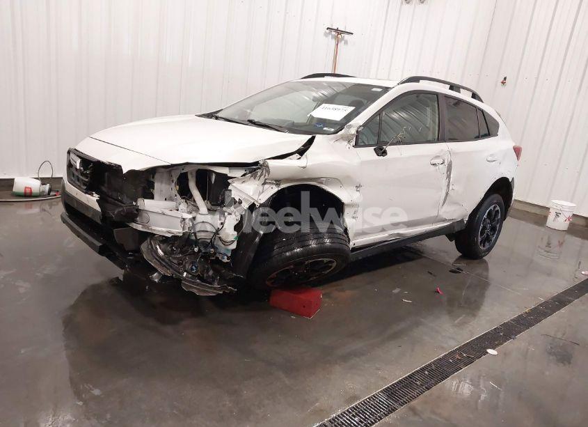 Photo 2 of 2022 Subaru Crosstrek PREMIUM (VIN JF2GTAEC6NH210837)