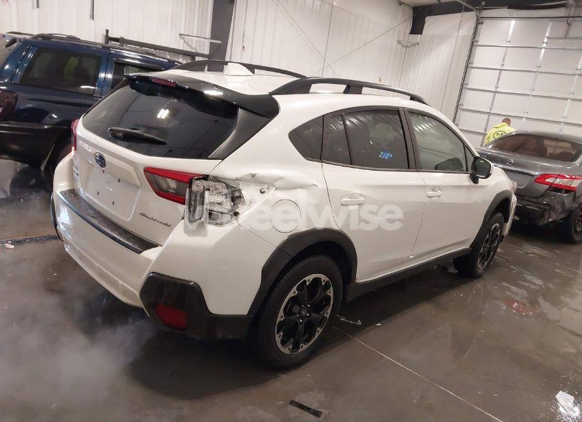 Photo 4 of 2022 Subaru Crosstrek PREMIUM (VIN JF2GTAEC6NH210837)