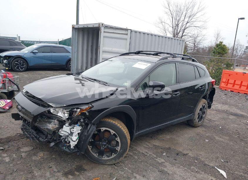 Photo 2 of 2022 Subaru Crosstrek PREMIUM (VIN JF2GTAEC6NH257799)