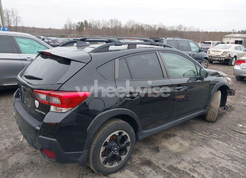 Photo 4 of 2022 Subaru Crosstrek PREMIUM (VIN JF2GTAEC6NH257799)