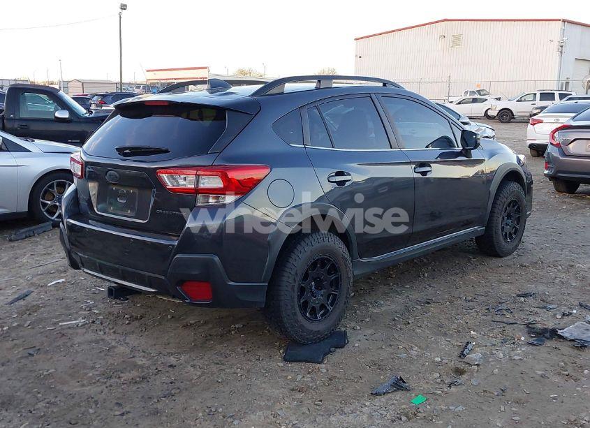 Photo 4 of 2018 Subaru Crosstrek 2.0I LIMITED (VIN JF2GTALC0JH320490)