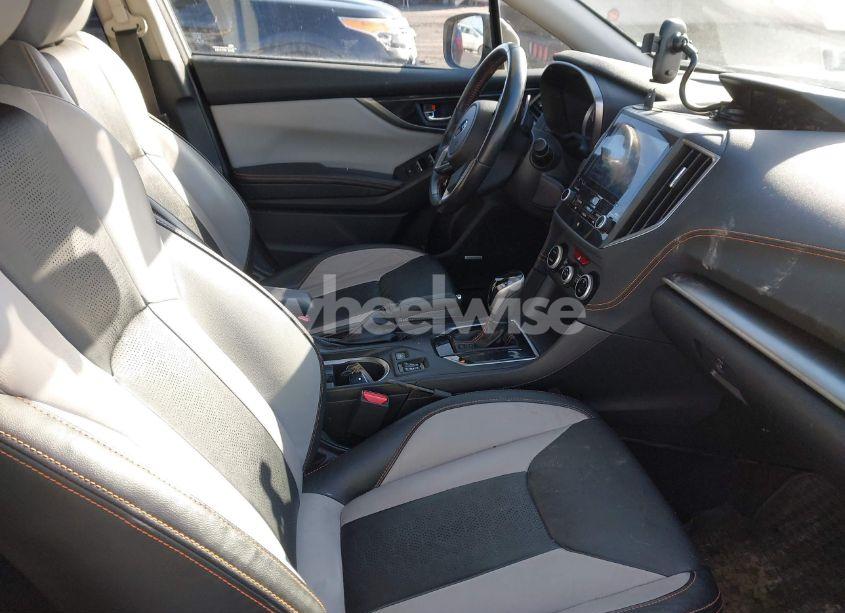 Photo 5 of 2018 Subaru Crosstrek 2.0I LIMITED (VIN JF2GTAMCXJ8301024)