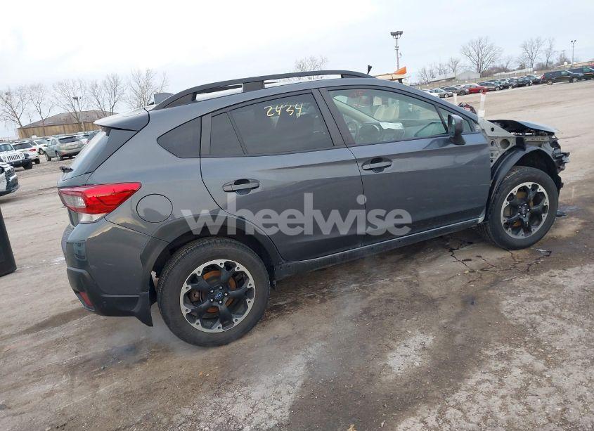 Photo 4 of 2022 Subaru Crosstrek PREMIUM (VIN JF2GTAPC0N8280735)