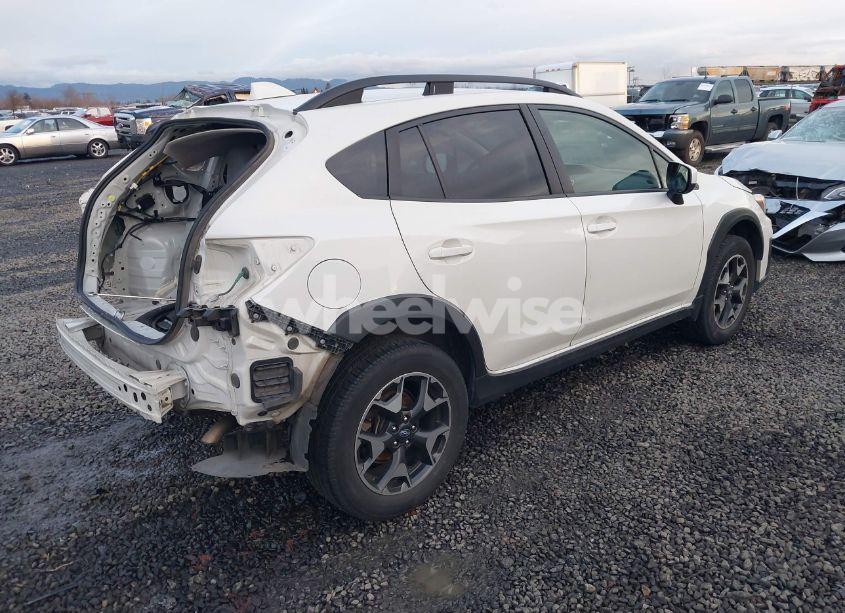 Photo 4 of 2020 Subaru Crosstrek PREMIUM (VIN JF2GTAPC1L8243478)