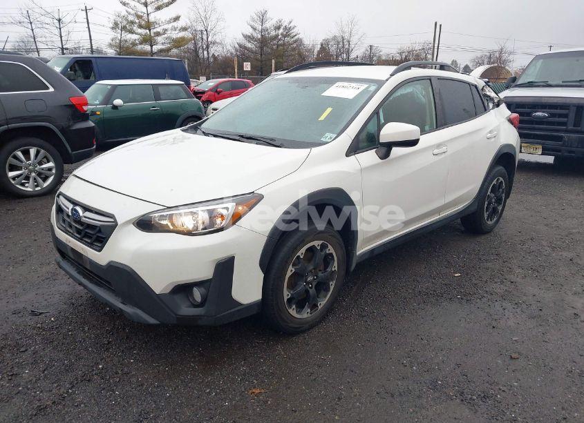 Photo 2 of 2021 Subaru Crosstrek PREMIUM (VIN JF2GTAPC1MH394953)
