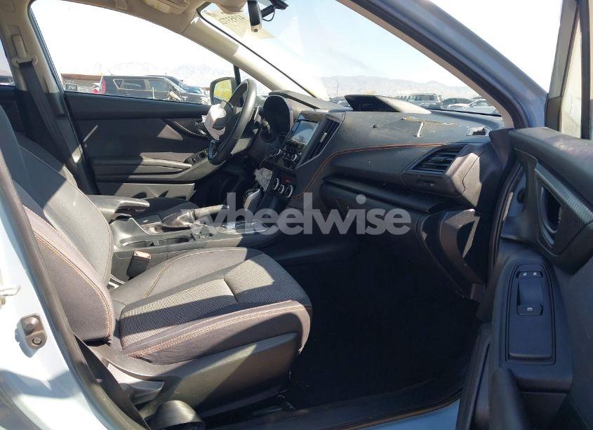 Photo 5 of 2022 Subaru Crosstrek PREMIUM (VIN JF2GTAPC2N8269946)