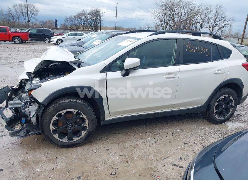 Photo 2 of 2021 Subaru Crosstrek PREMIUM (VIN JF2GTAPC3M8310566)