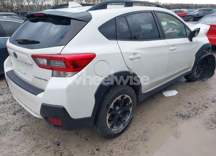 Photo 4 of 2021 Subaru Crosstrek PREMIUM (VIN JF2GTAPC3M8310566)