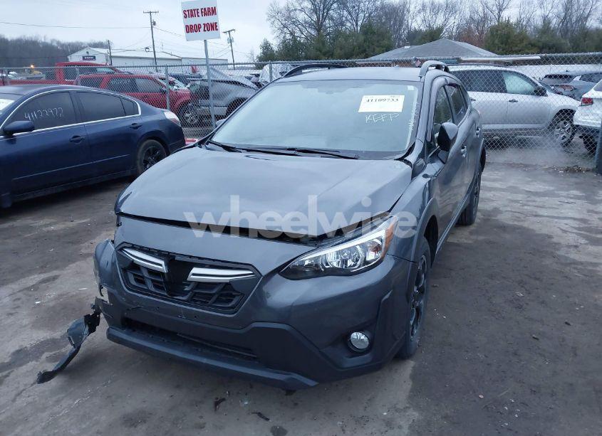 Photo 2 of 2021 Subaru Crosstrek PREMIUM (VIN JF2GTAPC5M8673239)