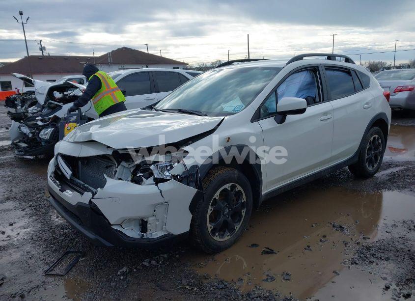 Photo 2 of 2021 Subaru Crosstrek PREMIUM (VIN JF2GTAPC6M8257085)