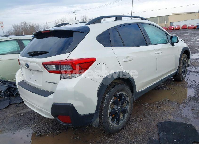 Photo 4 of 2021 Subaru Crosstrek PREMIUM (VIN JF2GTAPC6M8257085)