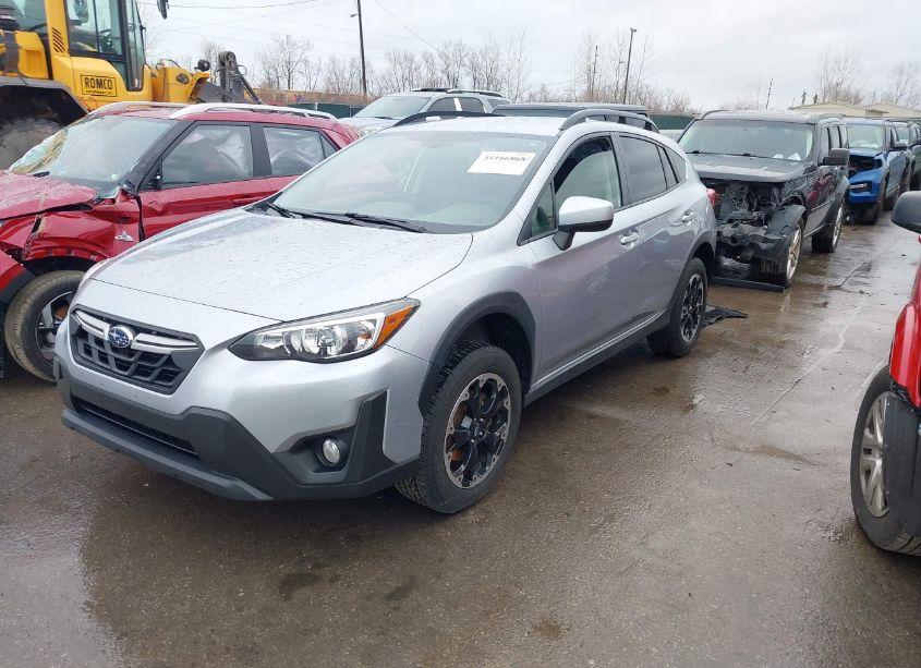 Photo 2 of 2021 Subaru Crosstrek PREMIUM (VIN JF2GTAPC7M8261453)
