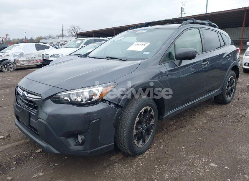 Photo 2 of 2021 Subaru Crosstrek PREMIUM (VIN JF2GTAPC8M8369077)