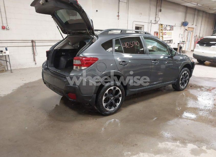 Photo 4 of 2021 Subaru Crosstrek PREMIUM (VIN JF2GTAPC9MH392447)
