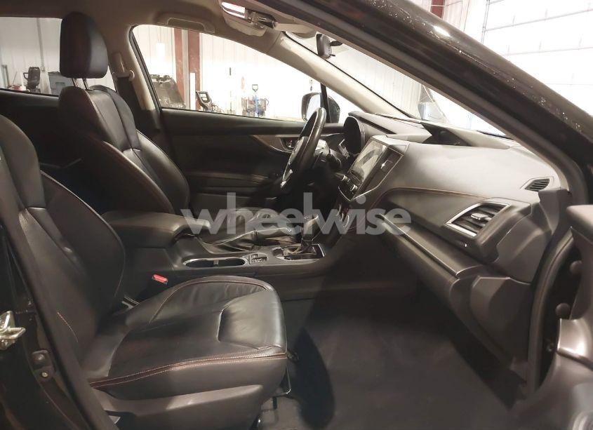 Photo 5 of 2023 Subaru Crosstrek LIMITED (VIN JF2GTHMC8P8298402)