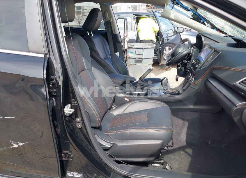 Photo 5 of 2022 Subaru Crosstrek LIMITED (VIN JF2GTHMC9NH240246)