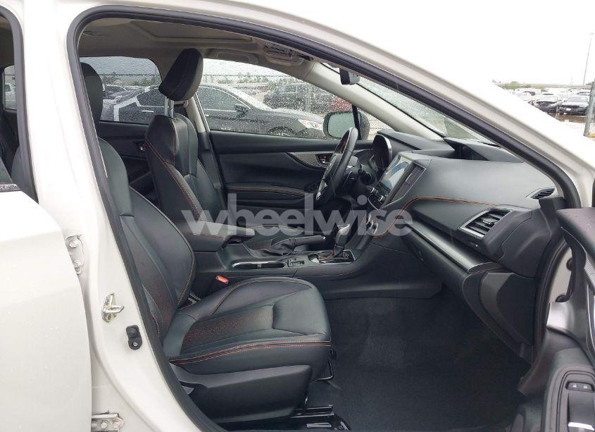 Photo 5 of 2021 Subaru Crosstrek LIMITED (VIN JF2GTHNC2MH392379)