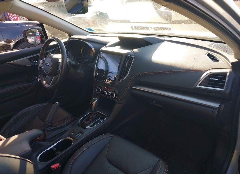 Photo 5 of 2022 Subaru Crosstrek LIMITED (VIN JF2GTHNC2N8257632)