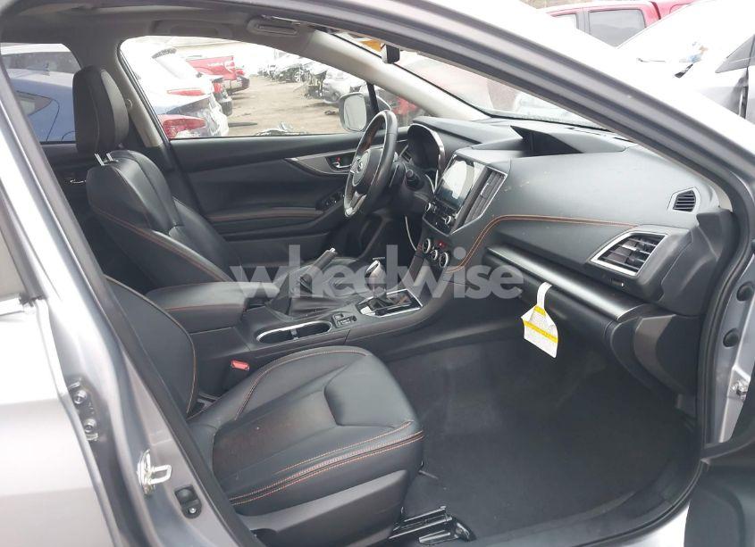 Photo 5 of 2021 Subaru Crosstrek LIMITED (VIN JF2GTHNC3M8274129)