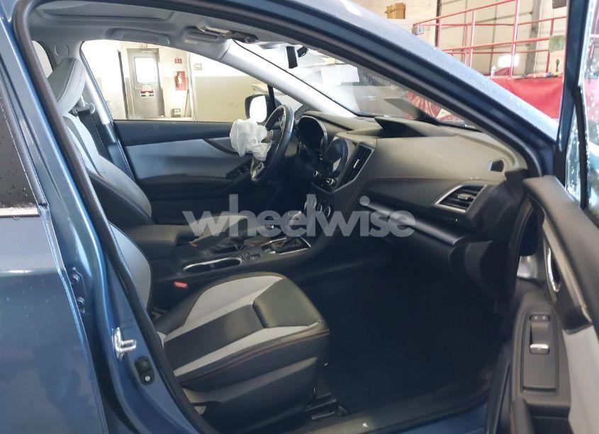 Photo 5 of 2022 Subaru Crosstrek LIMITED (VIN JF2GTHNC3NH222775)