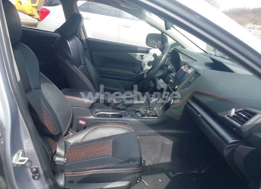 Photo 5 of 2022 Subaru Crosstrek LIMITED (VIN JF2GTHNC7N8232919)