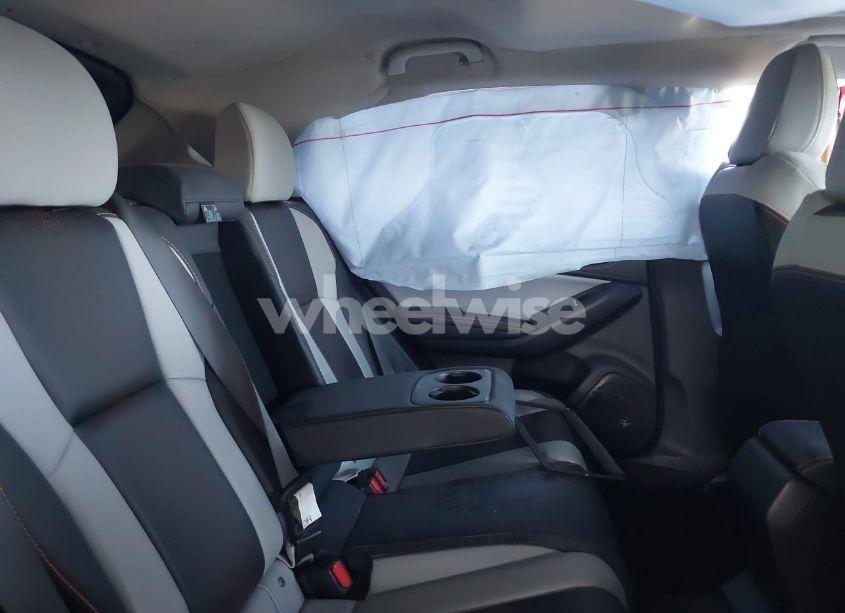 Photo 8 of 2021 Subaru Crosstrek LIMITED (VIN JF2GTHNC8M8330064)