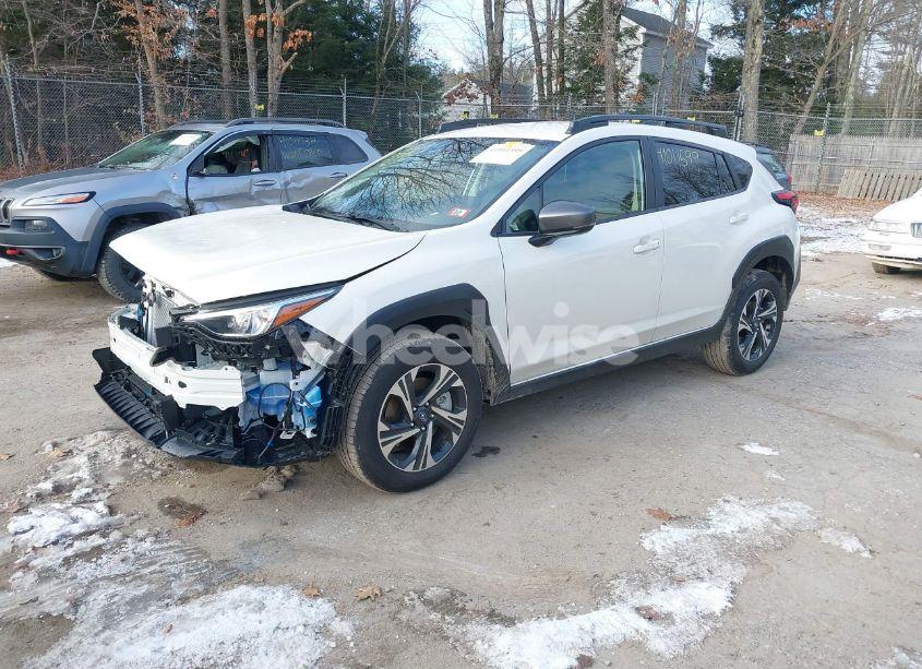 Photo 2 of 2024 Subaru Crosstrek PREMIUM (VIN JF2GUADC0R8851406)