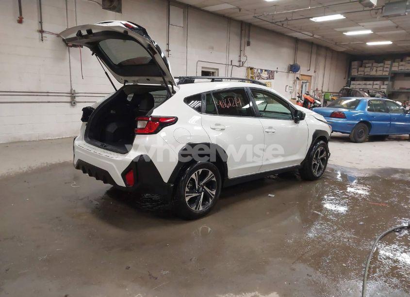 Photo 4 of 2024 Subaru Crosstrek PREMIUM (VIN JF2GUADC2R8307859)