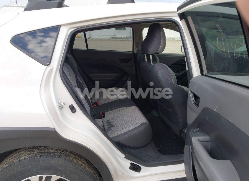 Photo 8 of 2024 Subaru Crosstrek PREMIUM (VIN JF2GUADC8R8269053)