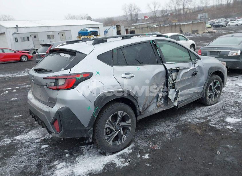 Photo 4 of 2024 Subaru Crosstrek PREMIUM (VIN JF2GUADC8R8326772)