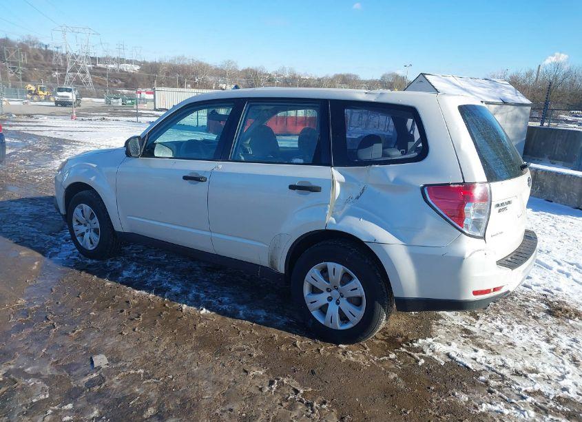 Photo 3 of 2009 Subaru Forester 2.5X (VIN JF2SH61689H726857)