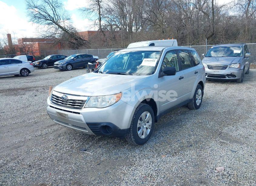 Photo 2 of 2009 Subaru Forester 2.5X (VIN JF2SH616X9H744048)