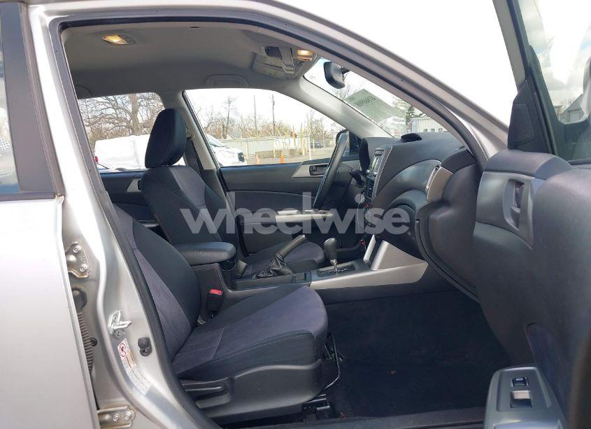Photo 5 of 2009 Subaru Forester 2.5X (VIN JF2SH616X9H744048)