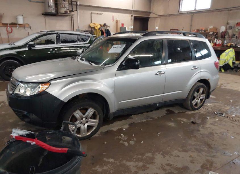 Photo 2 of 2009 Subaru Forester 2.5X (VIN JF2SH63629G761011)