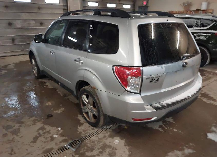 Photo 3 of 2009 Subaru Forester 2.5X (VIN JF2SH63629G761011)