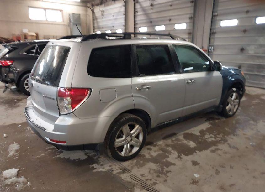 Photo 4 of 2009 Subaru Forester 2.5X (VIN JF2SH63629G761011)