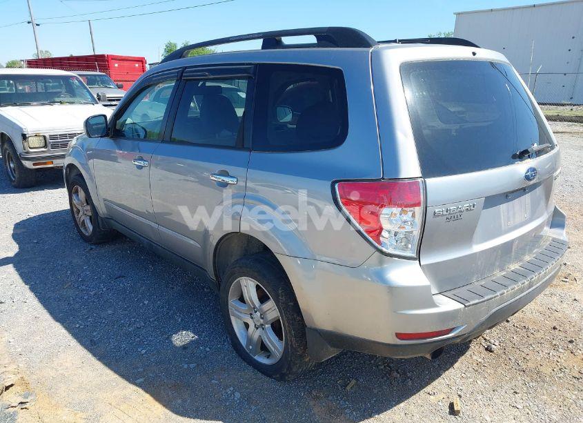Photo 3 of 2009 Subaru Forester 2.5X (VIN JF2SH63699H719980)