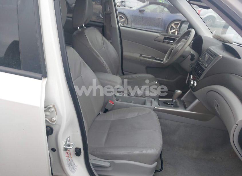 Photo 5 of 2009 Subaru Forester 2.5X LIMITED (VIN JF2SH64609H735970)