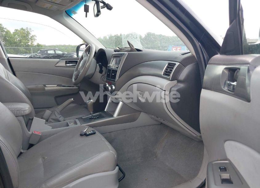 Photo 5 of 2009 Subaru Forester 2.5X LIMITED (VIN JF2SH64649H713177)