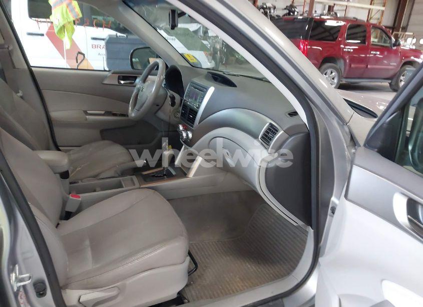 Photo 5 of 2009 Subaru Forester 2.5X LIMITED (VIN JF2SH64669H728523)