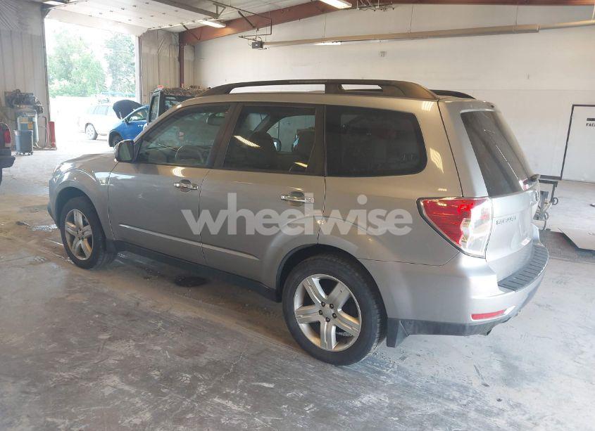 Photo 3 of 2009 Subaru Forester 2.5X LIMITED (VIN JF2SH64679H792683)