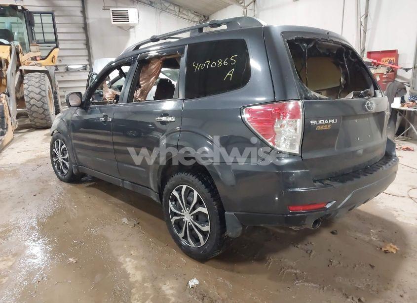 Photo 3 of 2009 Subaru Forester (NATL) X LIMITED (VIN JF2SH64699H735384)