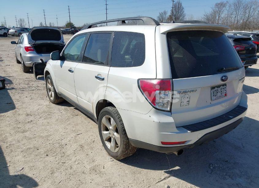 Photo 3 of 2009 Subaru Forester 2.5XT (VIN JF2SH65639H741633)